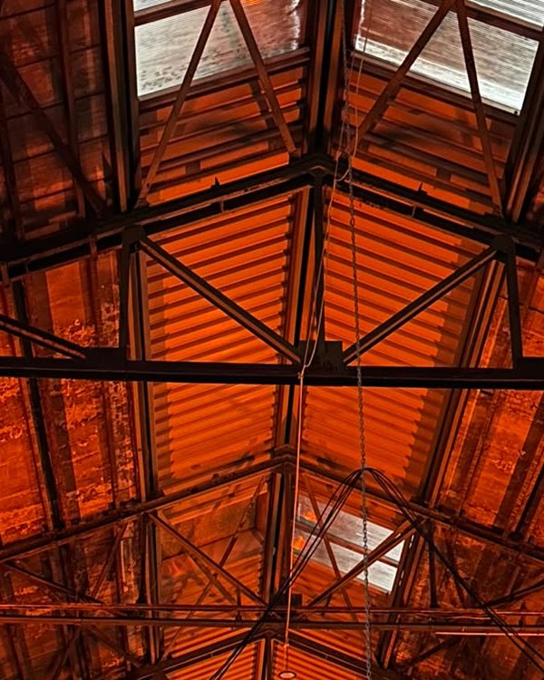 Oberlichter und Stahlträger im Dach der Zechenwerkstatt Lohberg